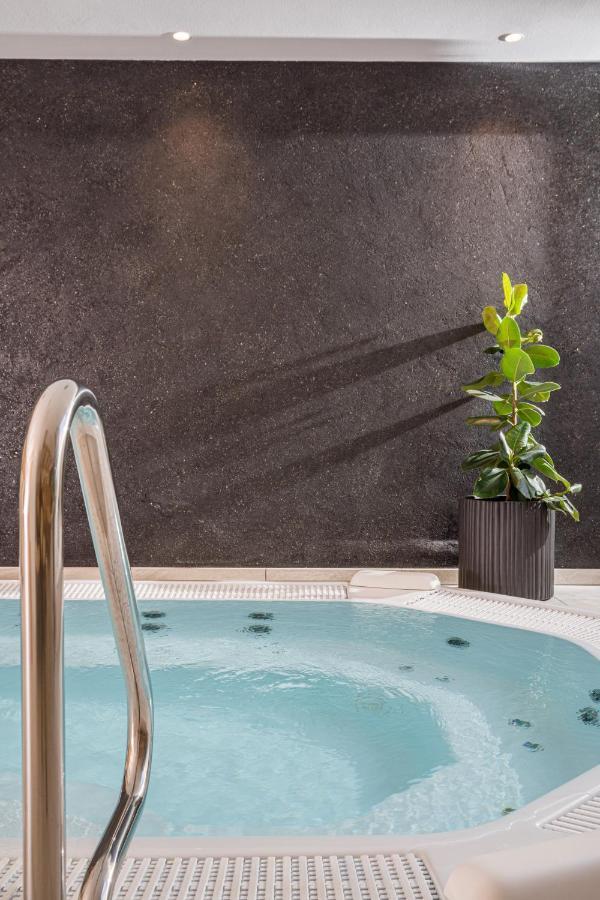 בראייס Hotel Erika מראה חיצוני תמונה
